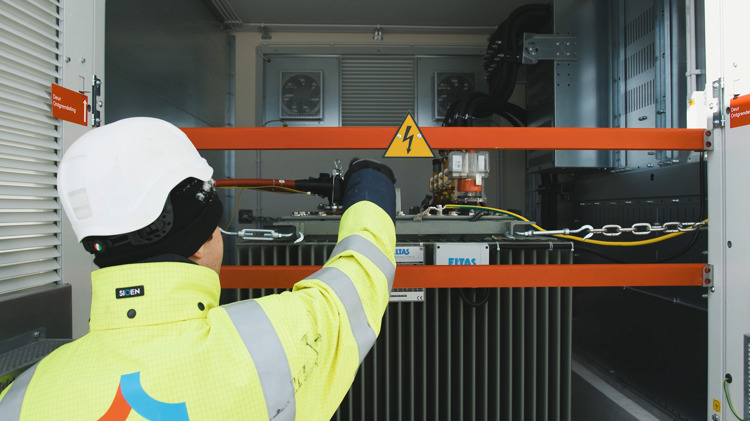 Smart grid with smart transformer substations