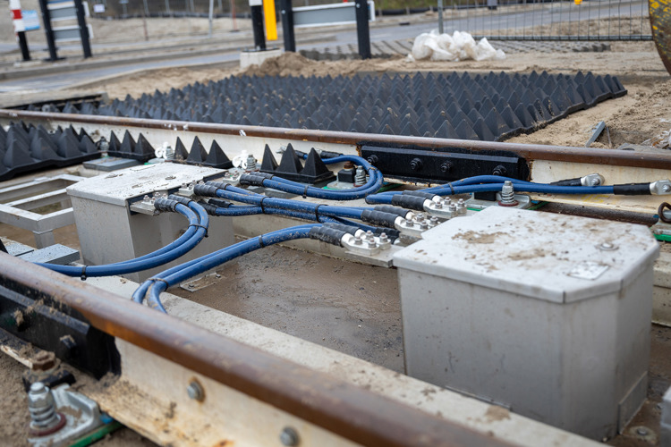 Cable sets for return currents